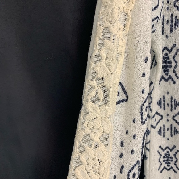 Top - Picture 3 of 5